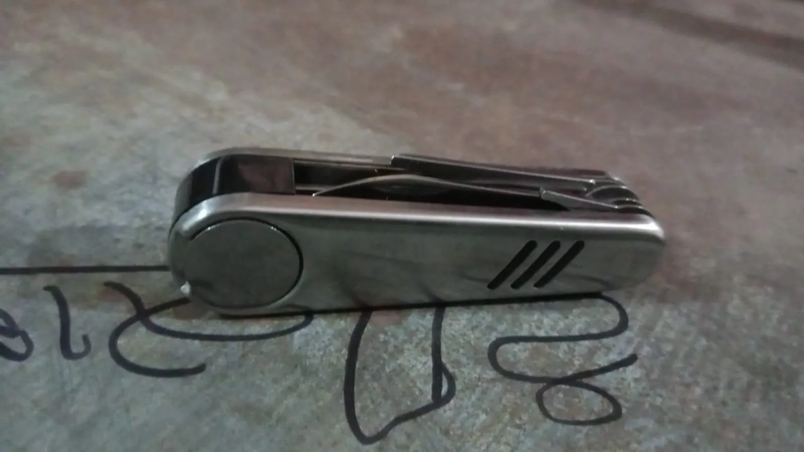 Multi-Function Pocket Chest Knife Tool (1pc)